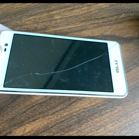 Blu Android phone in white - Picture 2 of 3